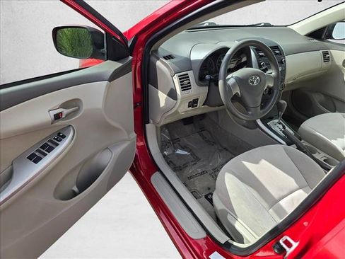 Used 2010 Toyota Corolla LE FWD image 17