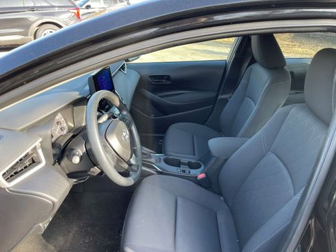 Used 2025 Toyota Corolla LE image 24