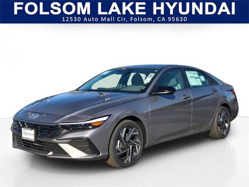 New 2025 Hyundai Elantra SEL image 1