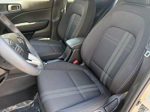 Used 2026 Hyundai Venue SEL FWD image 15