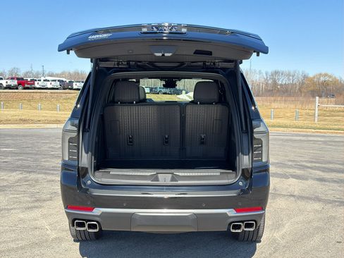 Used 2026 Chevrolet Tahoe High Country AWD/4WD image 44