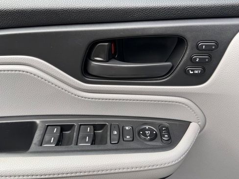 Used 2018 Honda Odyssey EX-L image 12