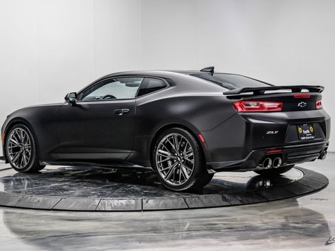 Used 2018 Chevrolet Camaro ZL1 RWD image 10