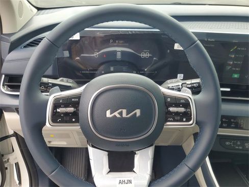 New 2026 Kia Carnival EX image 16