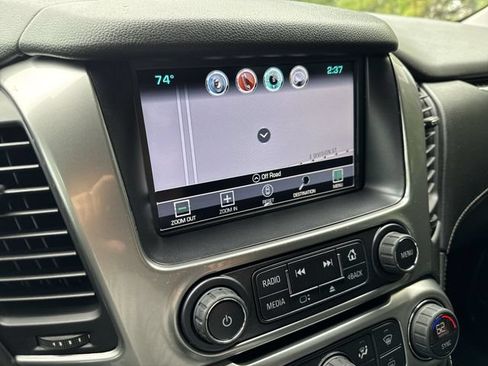 Used 2019 Chevrolet Suburban LT RWD image 19