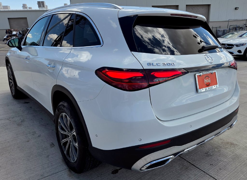 Used 2025 Mercedes-Benz GLC 300 image 7