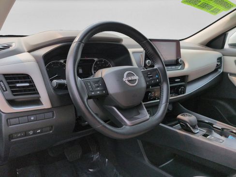 Used 2025 Nissan Rogue SV AWD/4WD image 23