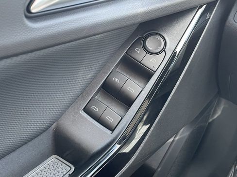 New 2026 Chevrolet Equinox LT image 29