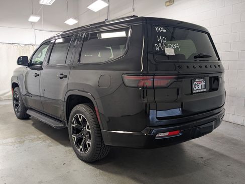 New 2025 Jeep Wagoneer Series II image 7