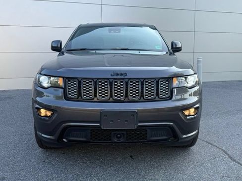 Used 2020 Jeep Grand Cherokee Altitude AWD/4WD image 4