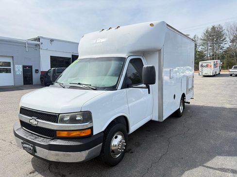 Used 2008 Chevrolet Express 3500 w/ Chrome Appearance Package image 11