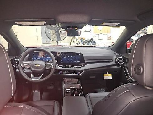 New 2026 Chevrolet Equinox LT w/ Convenience Package II image 18