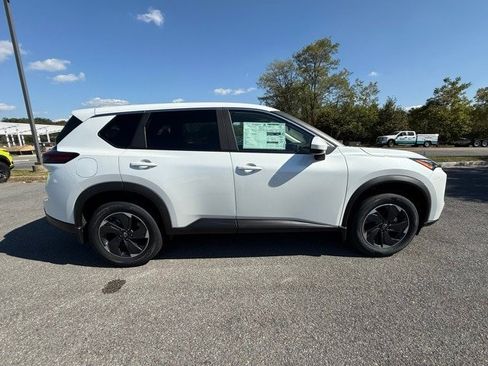 New 2026 Nissan Rogue SV w/ Cold Weather Package image 4