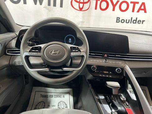 Used 2024 Hyundai Elantra SEL image 20