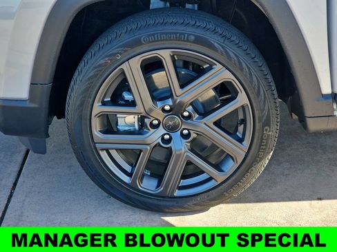 New 2026 Jeep Compass Latitude AWD/4WD image 33