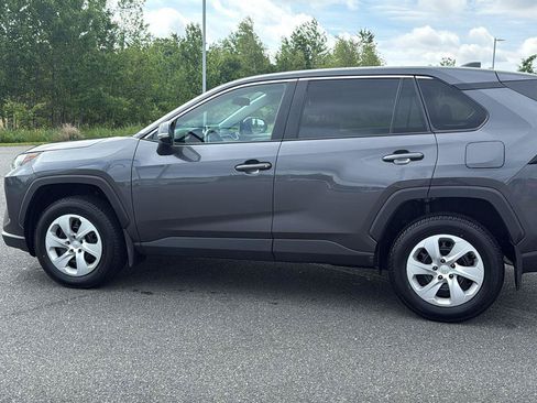 Used 2023 Toyota RAV4 LE AWD/4WD image 11