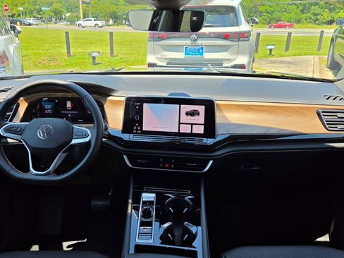 Used 2026 Volkswagen Atlas SE FWD image 64