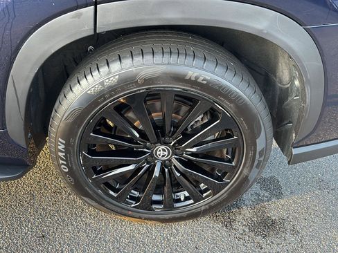 Certified 2023 Toyota Highlander XSE image 33