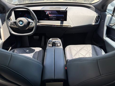 Used 2024 BMW iX xDrive50 w/ Sport Package AWD/4WD image 6