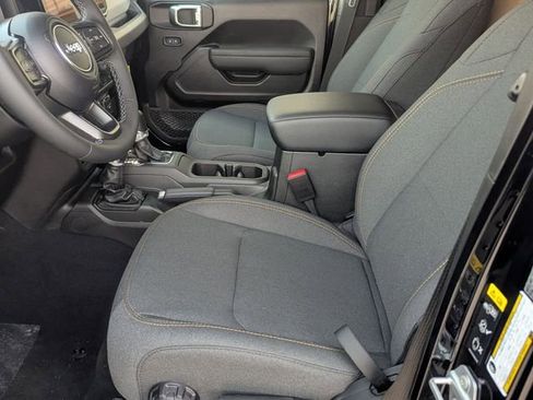 New 2026 Jeep Gladiator Sport AWD/4WD image 9