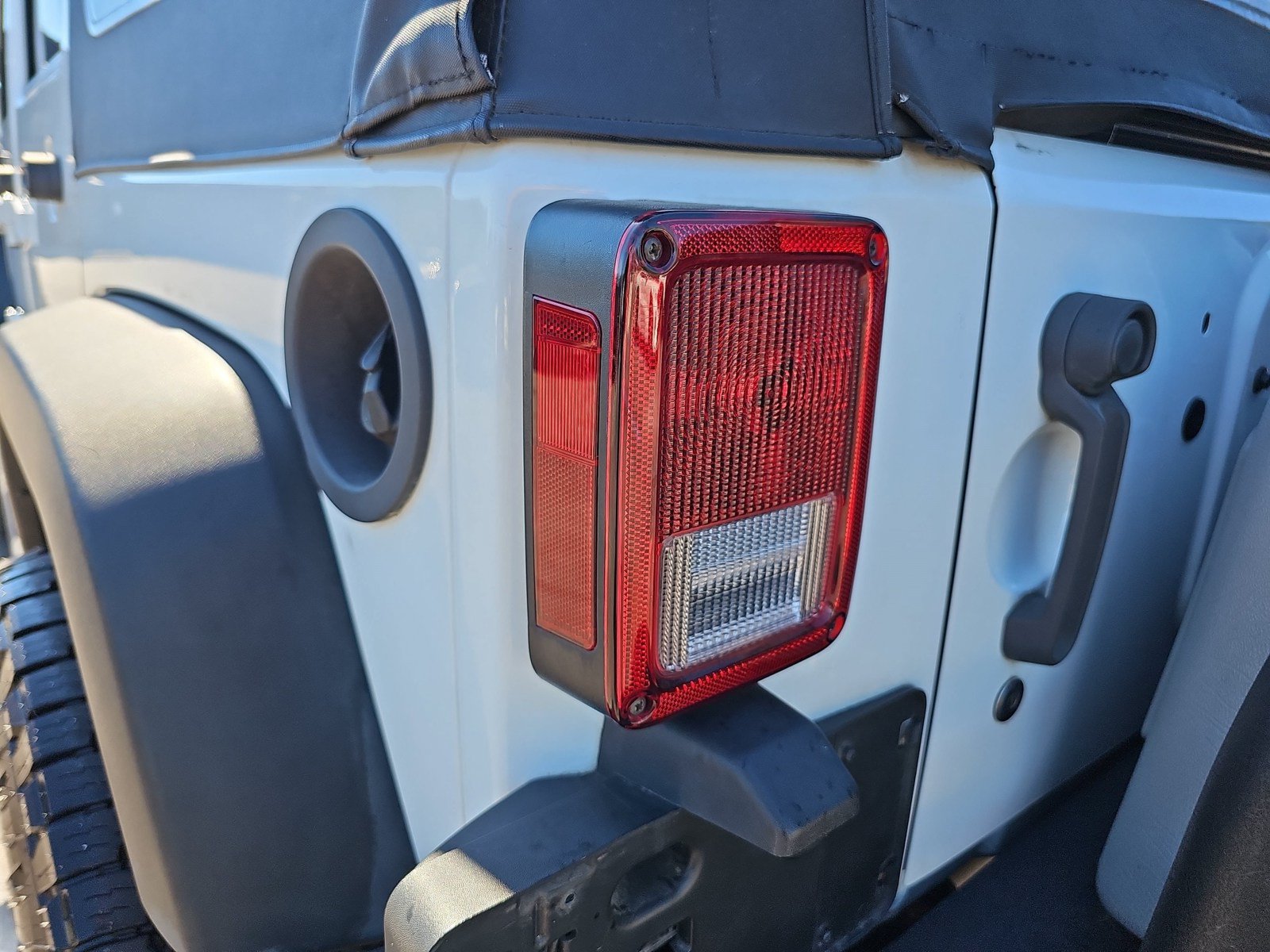 Used 2015 Jeep Wrangler Unlimited Sport AWD/4WD image 29