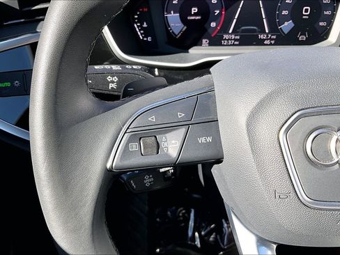 Certified 2025 Audi Q3 2.0T Premium w/ Convenience Package image 11
