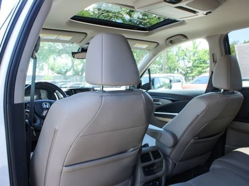 Used 2019 Honda Pilot Touring image 33