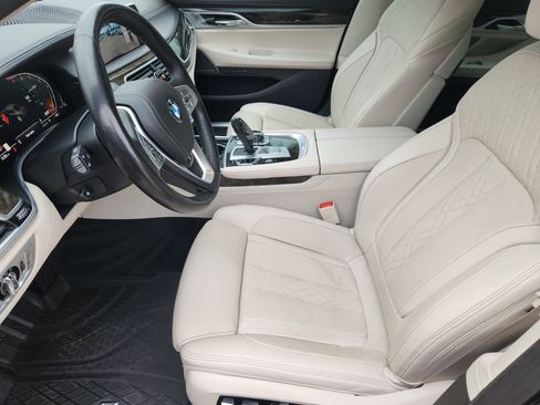 Used 2020 BMW 740i w/ Premium Package image 16