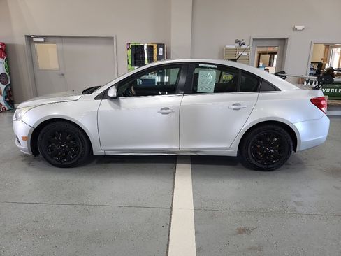 Used 2011 Chevrolet Cruze LT FWD image 1