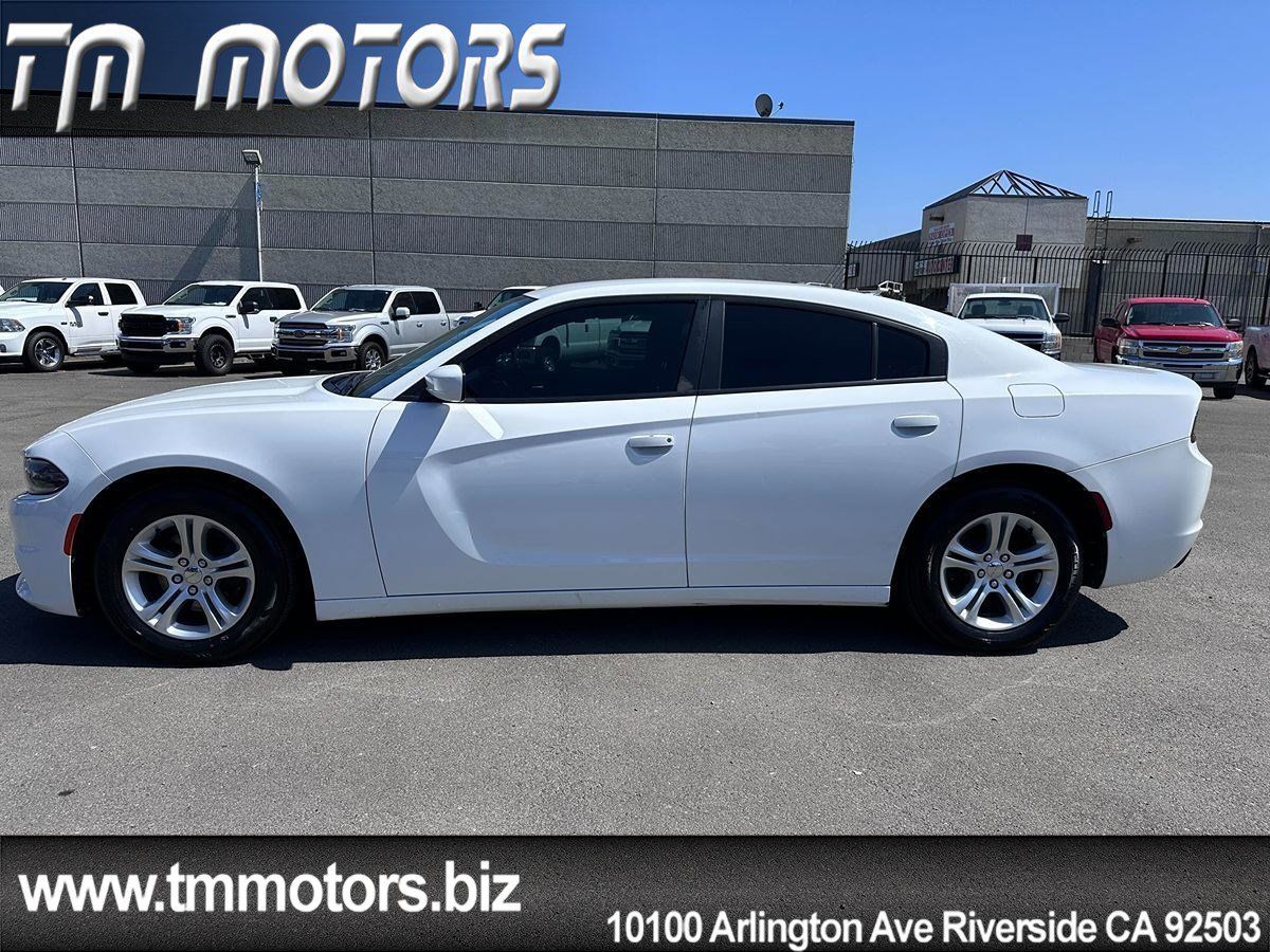 Used 2020 Dodge Charger SXT RWD image 3