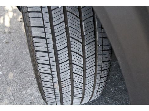 Used 2025 Ford Explorer ST-Line image 28