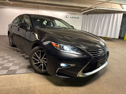 Used 2017 Lexus ES 350 w/ Luxury Package