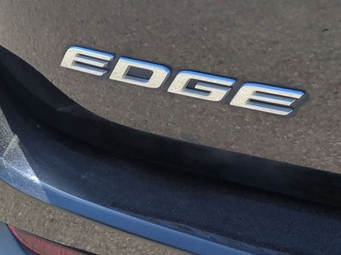 Used 2017 Ford Edge SE AWD/4WD image 12