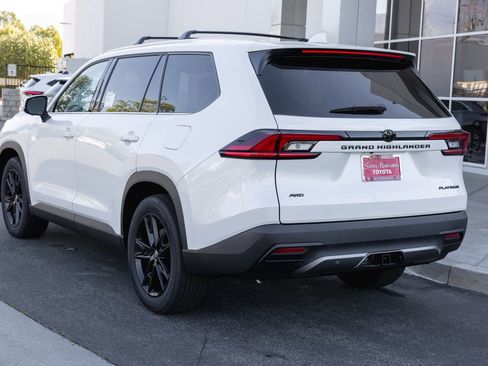 New 2026 Toyota Grand Highlander Platinum image 7