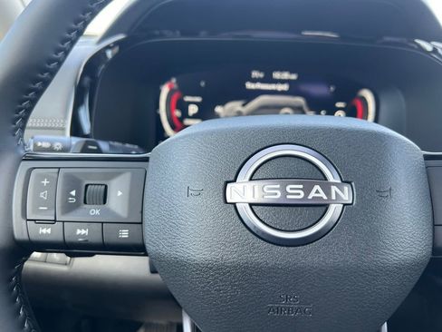 New 2026 Nissan Pathfinder Platinum image 10