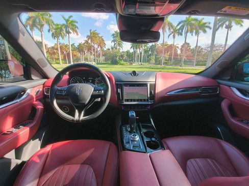 Used 2023 Maserati Levante GT image 6