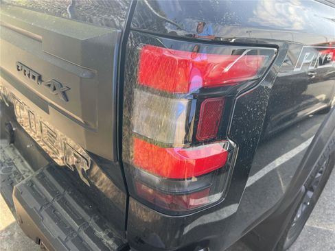 Used 2025 Nissan Frontier PRO-4X w/ Pro Premium Package image 12