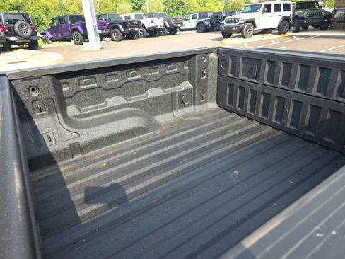 Used 2026 GMC Canyon AT4 w/ AT4 Premium Package AWD/4WD image 18