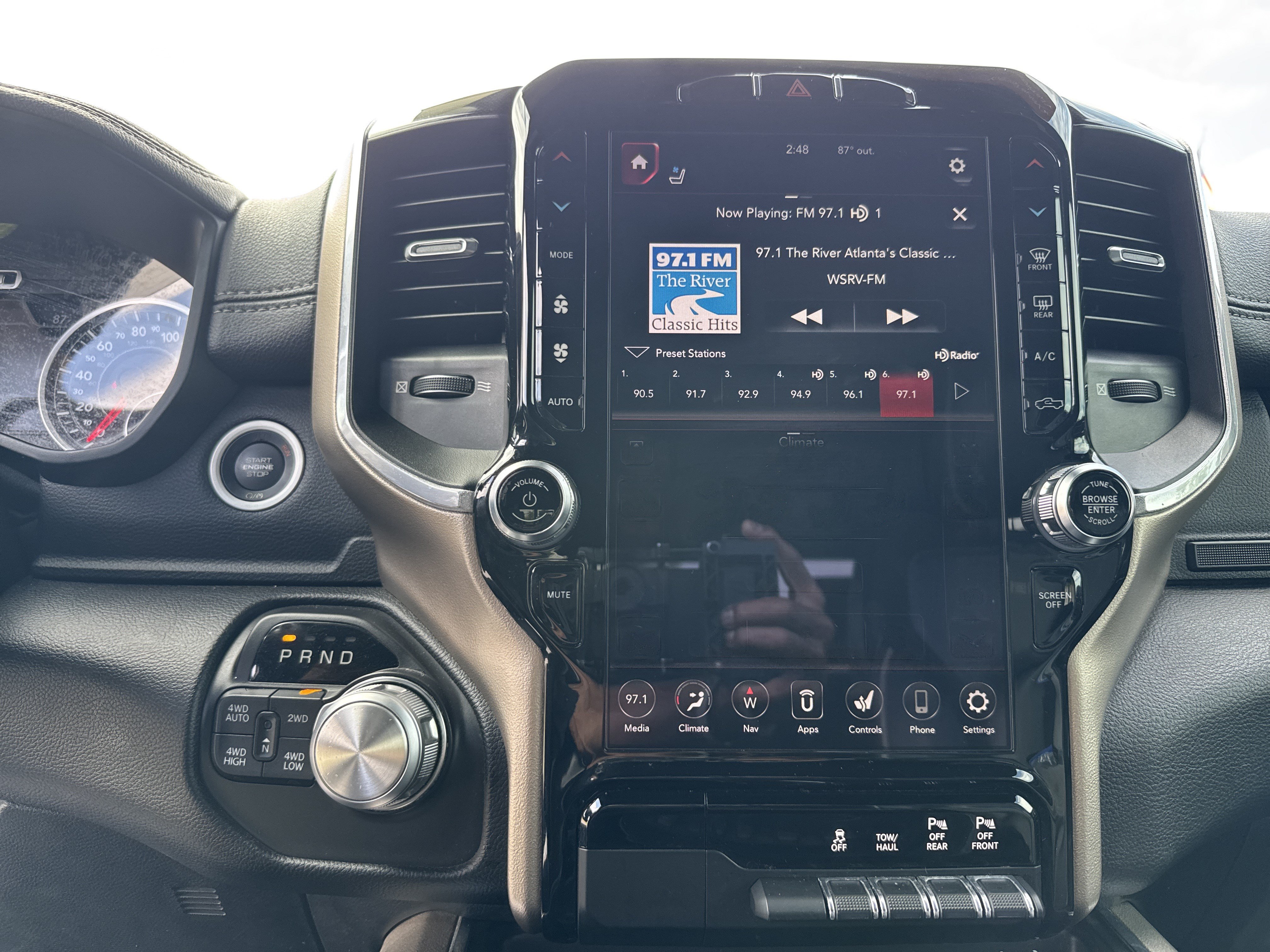 Used 2019 RAM 1500 Laramie AWD/4WD image 24