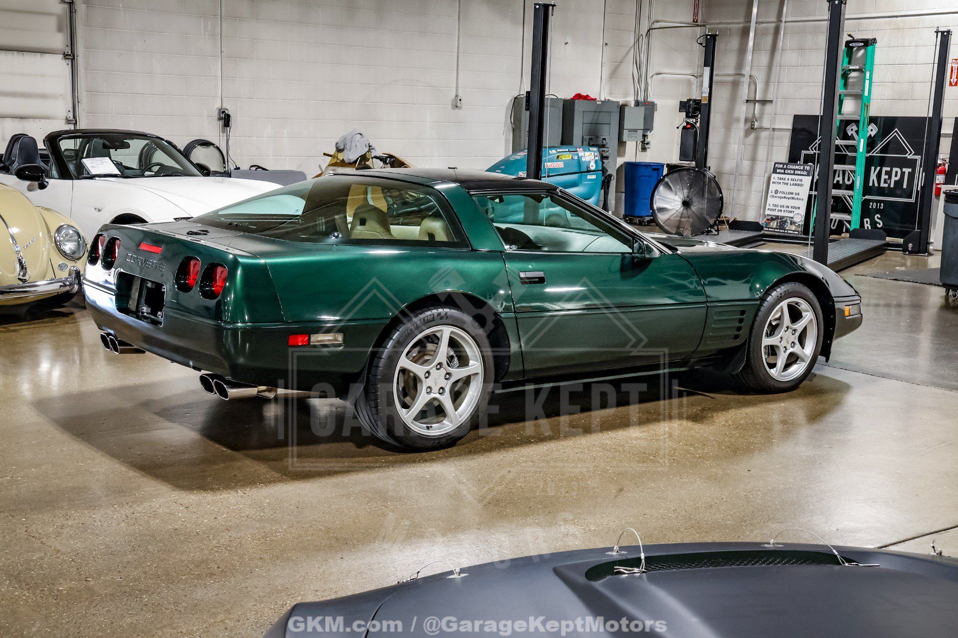 Used 1994 Chevrolet Corvette Coupe RWD image 9