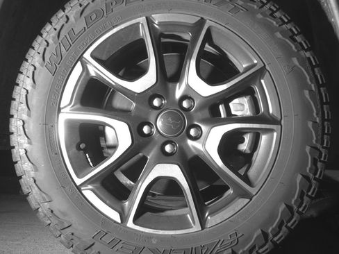 Used 2025 Jeep Compass Trailhawk AWD/4WD image 13
