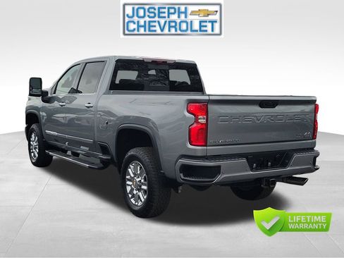 Certified 2024 Chevrolet Silverado 3500 High Country w/ High Country Premium Package AWD/4WD image 3