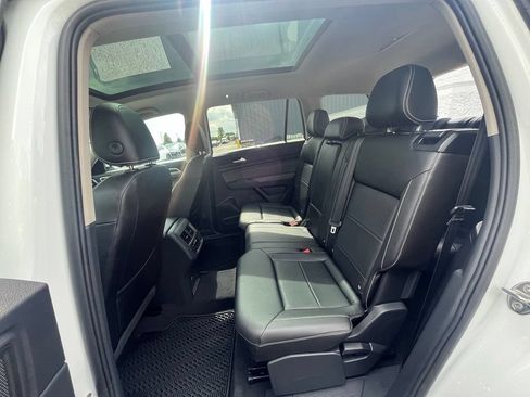 Certified 2023 Volkswagen Atlas SE w/ Panoramic Sunroof Package AWD/4WD image 24