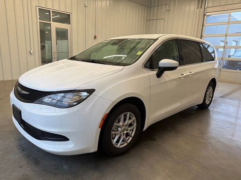 Used 2022 Chrysler Pacifica Limited FWD image 7