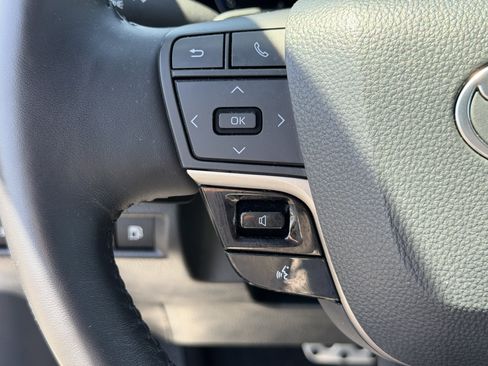Used 2025 Toyota Camry XSE FWD image 19