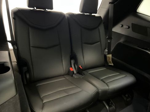 Used 2025 Cadillac XT6 Premium Luxury image 30