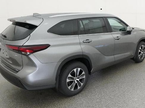 New 2026 Toyota Highlander XLE AWD/4WD image 9