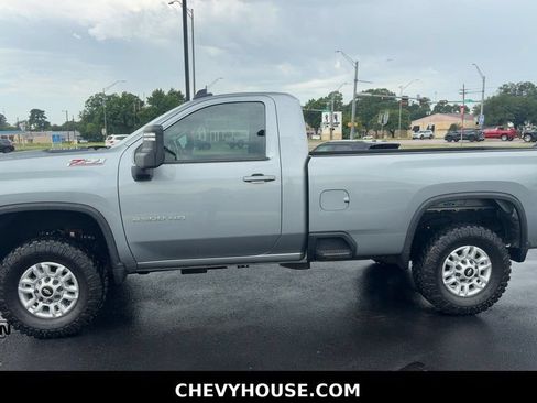 Used 2025 Chevrolet Silverado 2500 LT w/ Convenience Package AWD/4WD image 5
