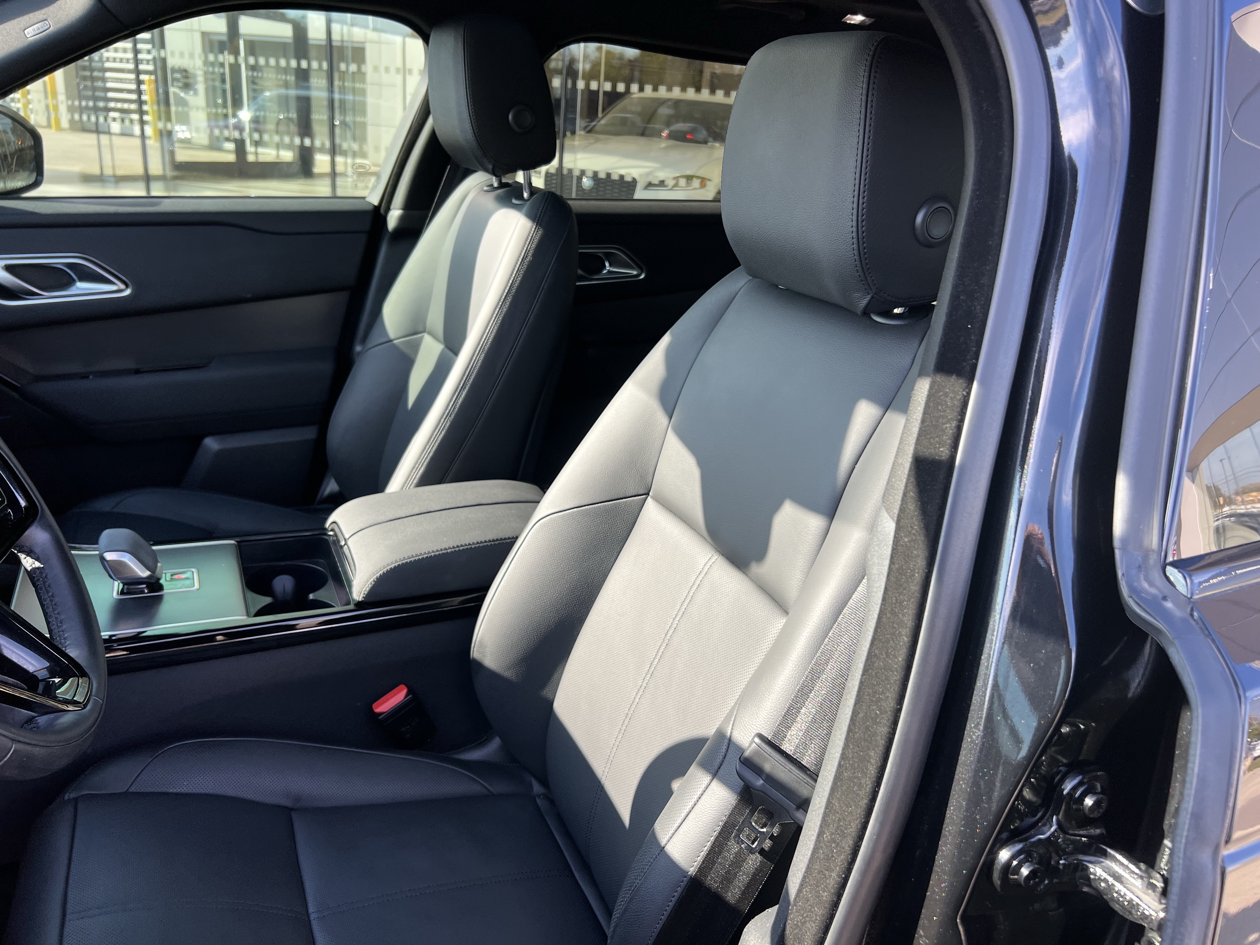 Certified 2024 Land Rover Range Rover Velar Dynamic SE AWD/4WD image 18