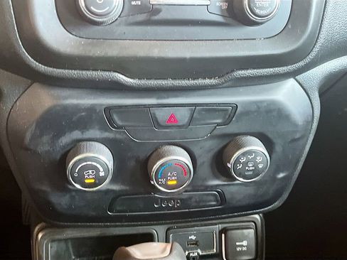 Used 2020 Jeep Renegade Sport FWD image 15
